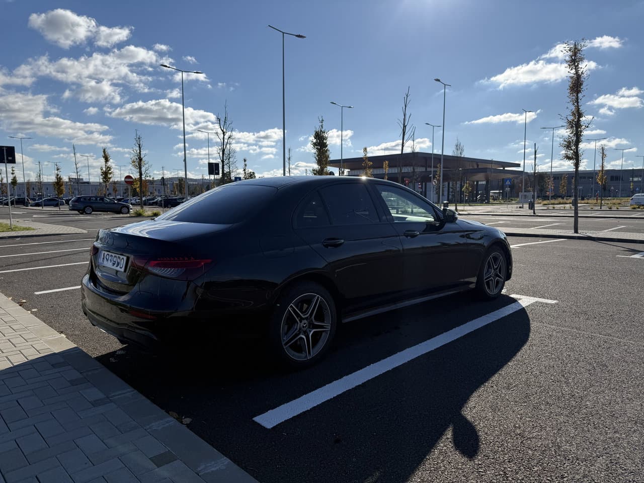 Mercedes E 300DE 2023 - Image 7