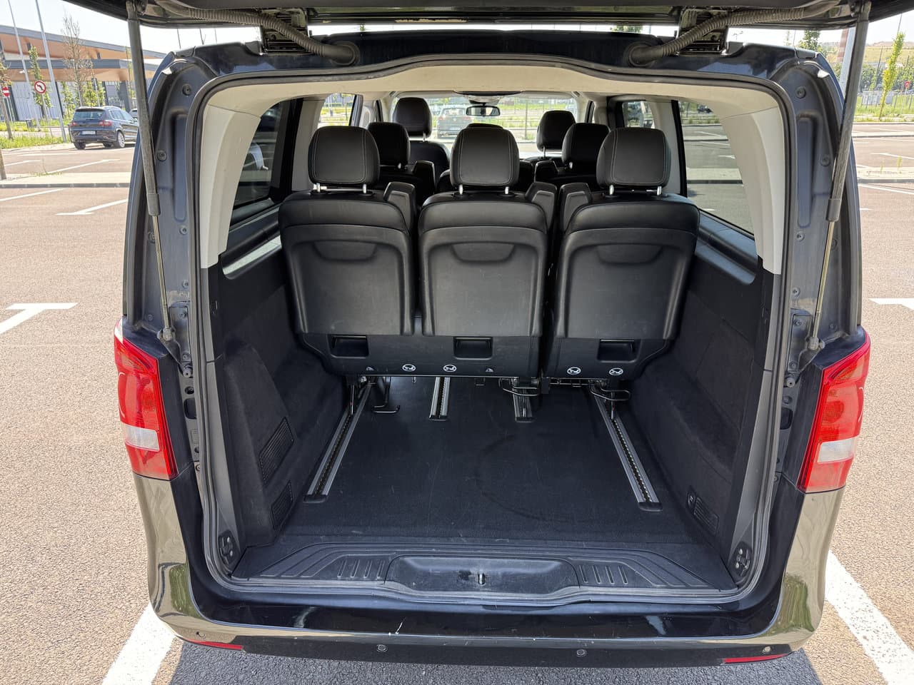 Mercedes V Class 7+1 2019 - Image 10