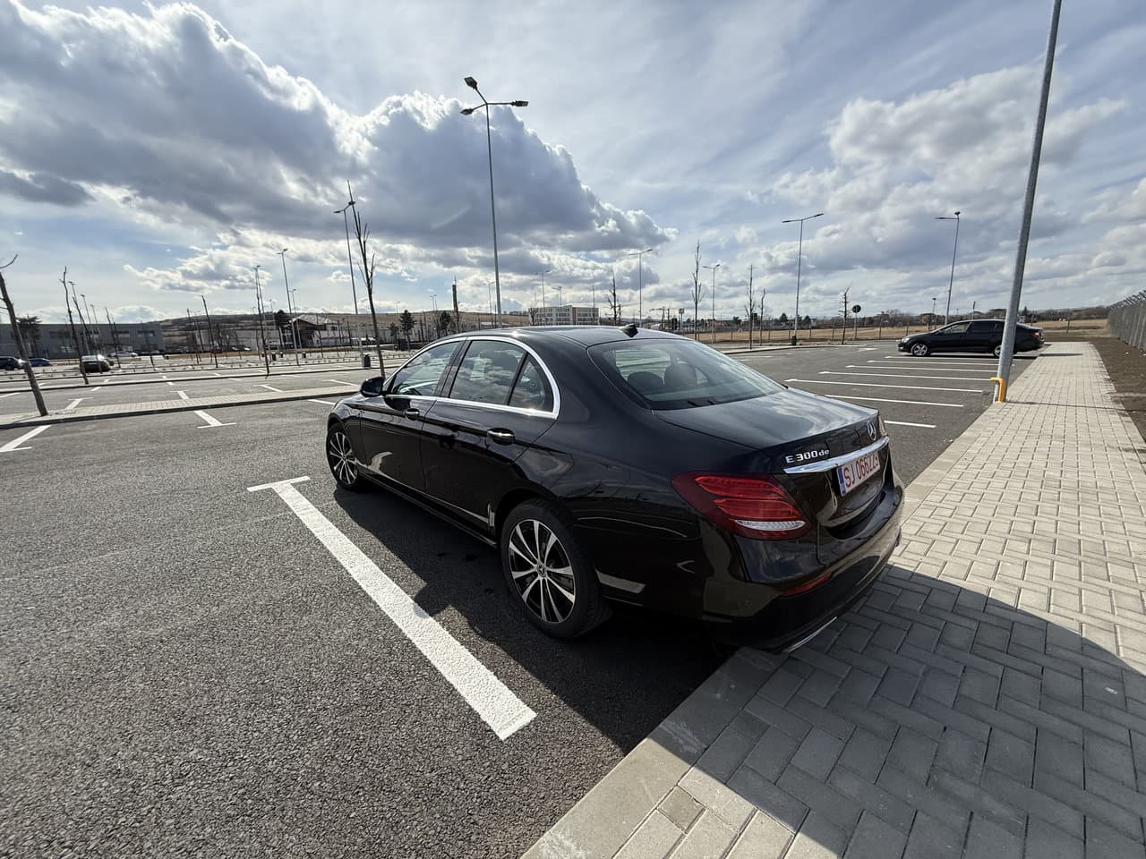 Mercedes E 300DE 2020 - Image 4
