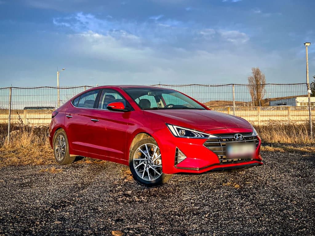 Hyundai Elantra 2020 - Image 2