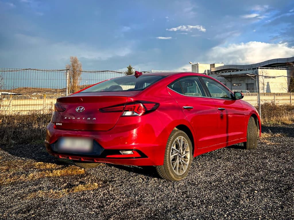 Hyundai Elantra 2020 - Image 4